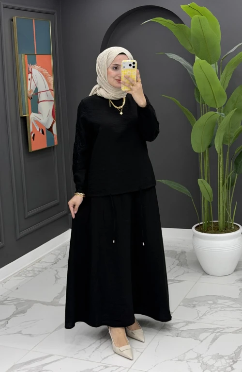 Ceyda Etekli Takım - Siyah Ceyda Etekli Takım - Siyah