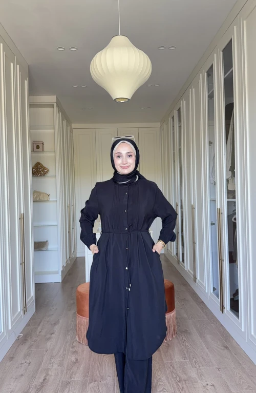 Özlem Uzun Takım - Siyah Özlem Uzun Takım - Siyah