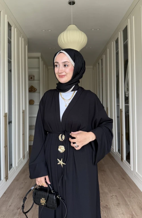 NEFİSE UZUN BROŞLU TAKIM - SİYAH