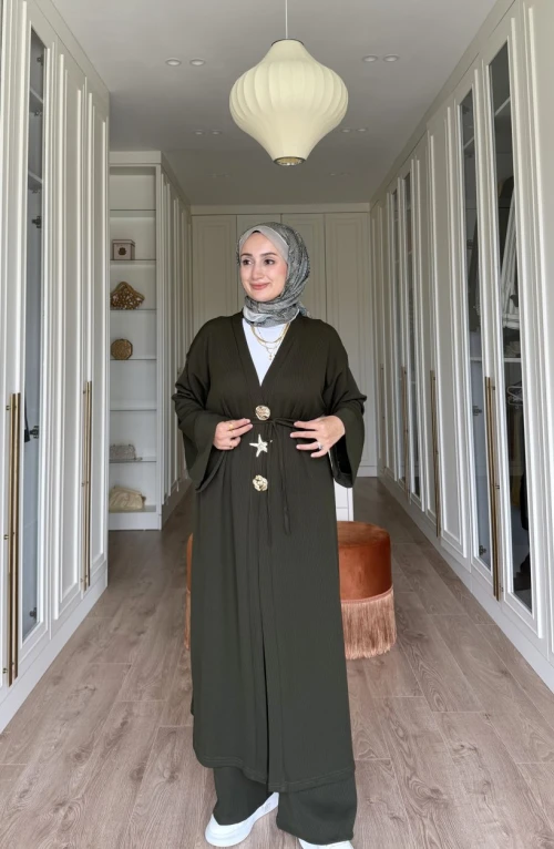 NEFİSE UZUN BROŞLU TAKIM -  HAKİ