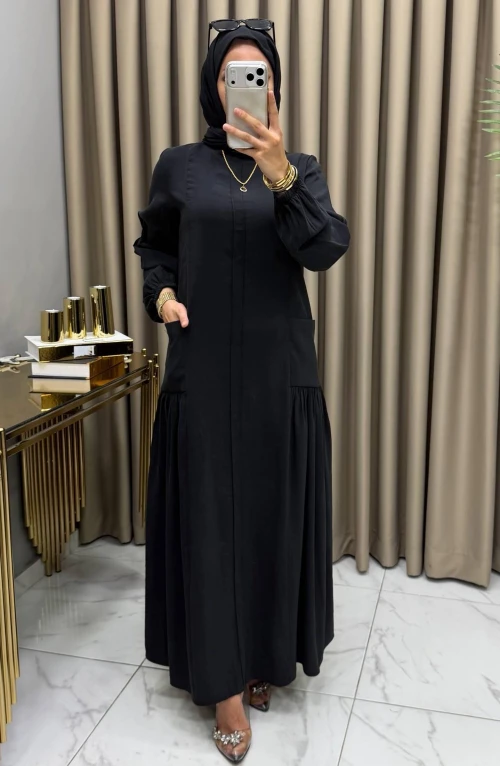 Maria Ferace/Elbise Siyah Ön siparişe açılmıştır 10 Eylül de 2026 çıkışı yapılabilir Maria Ferace/Elbise Siyah Ön siparişe açılmıştır 10 Eylül de 2026 çıkışı yapılabilir