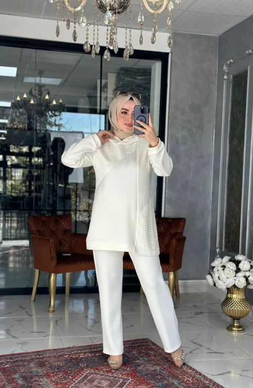 Melda Takım Beyaz Melda Takım Beyaz