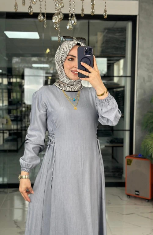 Dina Elbise-Gri