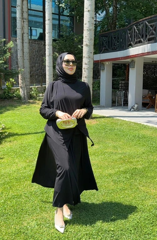 Alisa Takım Siyah Ön siparişe açılmıştır 28 Haziran da 2026 çıkışı yapılabilir Alisa Takım Siyah Ön siparişe açılmıştır 28 Haziran da 2026 çıkışı yapılabilir