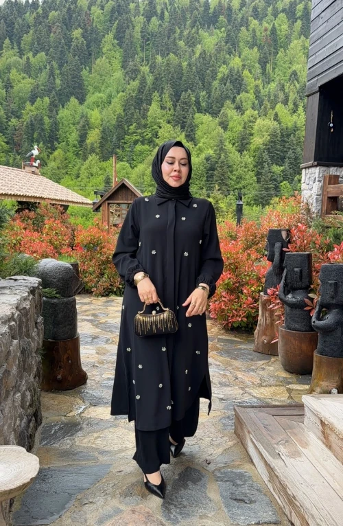 Cemre Takım Siyah Ön siparişe açılmıştır 29 Haziran da 2026 çıkışı yapılabilir Cemre Takım Siyah Ön siparişe açılmıştır 29 Haziran da 2026 çıkışı yapılabilir